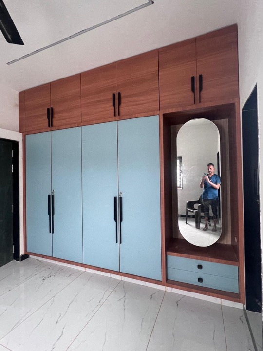 Wardrobe with integrated dressing thumbnail
